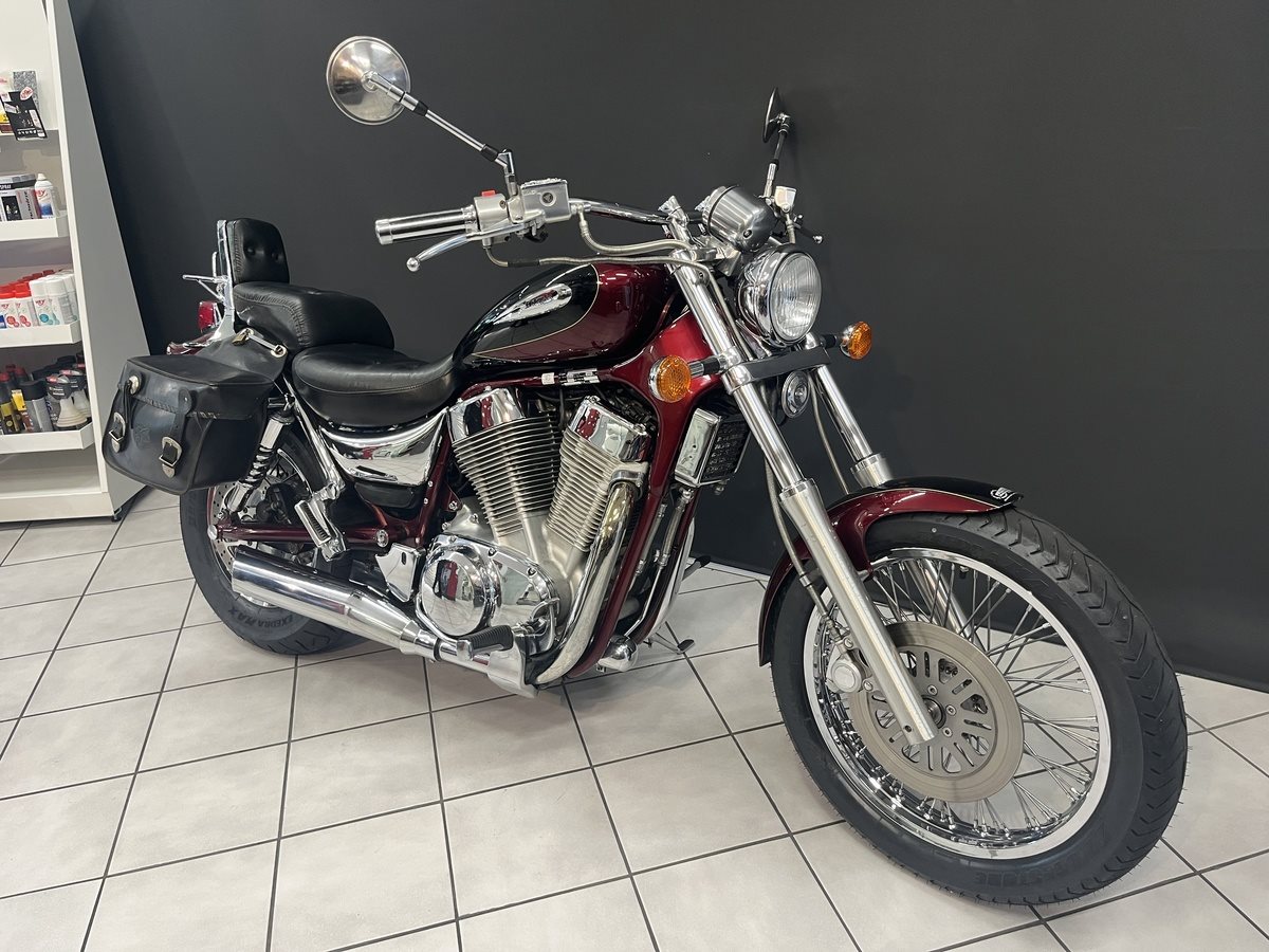 Gebrauchte Suzuki Vs 1400 Glp Intruder Maroon Baujahr 1997 48653 Km Preis 597500 Eur 