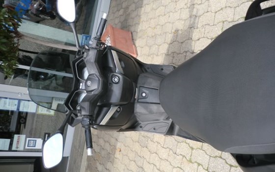 Gebrauchtmotorrad Yamaha X-Max 250 - Bild 10