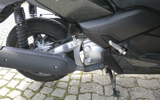 Gebrauchtmotorrad Yamaha X-Max 250 - Bild 8