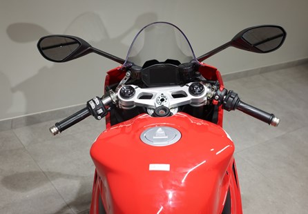 Ducati Panigale V2 (rot)