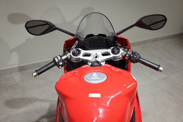 Ducati Panigale V2 (rot) - Bild 4