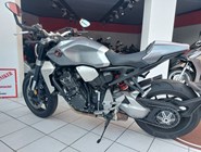 Honda CB1000R+