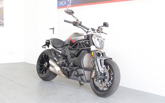 Gebrauchtmotorrad Ducati XDiavel Black Star - Bild 9