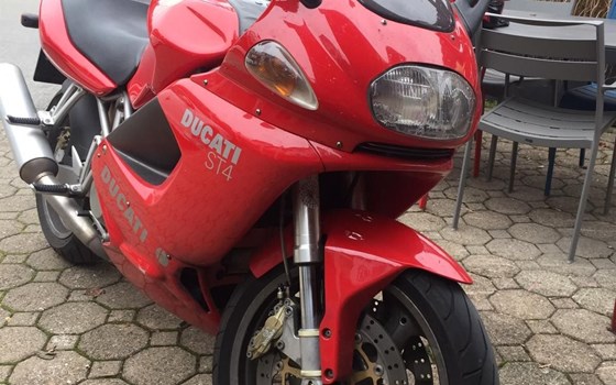 Gebrauchtmotorrad Ducati ST4 916 - Bild 3 Gebrauchtmotorrad Ducati ST4 916 - Bild 3