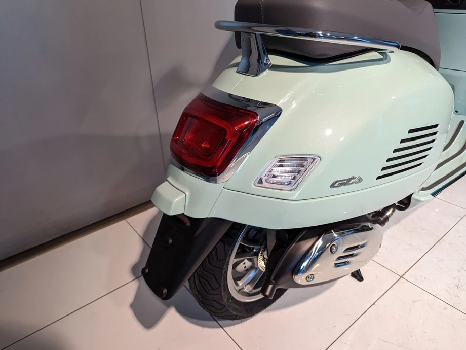 Angebot Vespa GTS 300 Bild 3: Angebot Vespa GTS 300