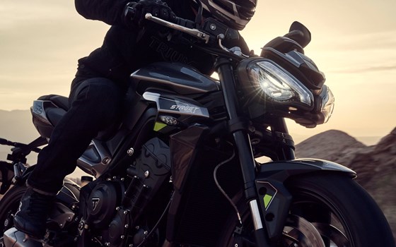 Gebrauchtmotorrad Triumph Street Triple 765 R - Bild 11