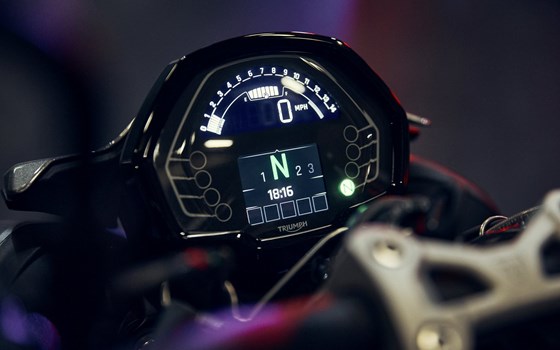 Gebrauchtmotorrad Triumph Street Triple 765 R - Bild 23