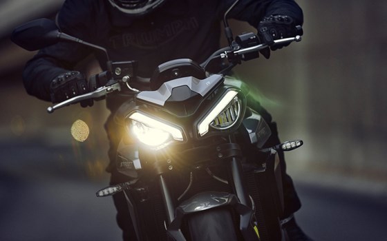 Gebrauchtmotorrad Triumph Street Triple 765 R - Bild 8