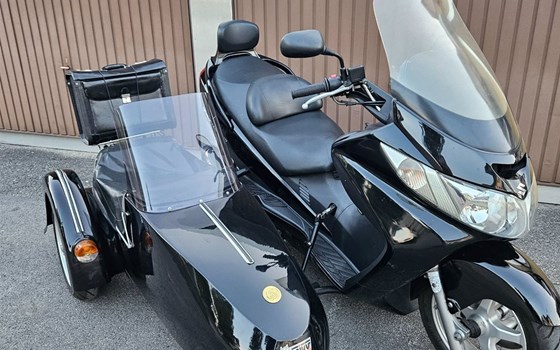 Gebrauchtmotorrad Suzuki Burgman 400 - Bild 1 Gebrauchtmotorrad Suzuki Burgman 400 - Bild 1