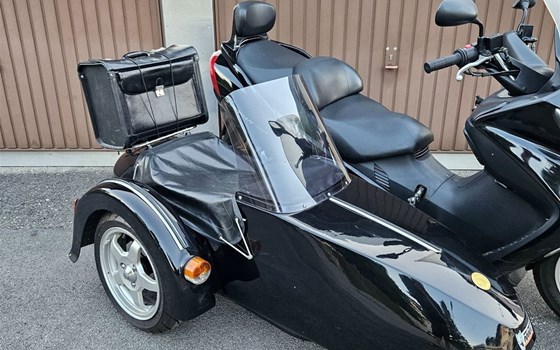 Gebrauchtmotorrad Suzuki Burgman 400 - Bild 2 Gebrauchtmotorrad Suzuki Burgman 400 - Bild 2