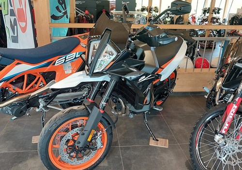 KTM 890 SMT