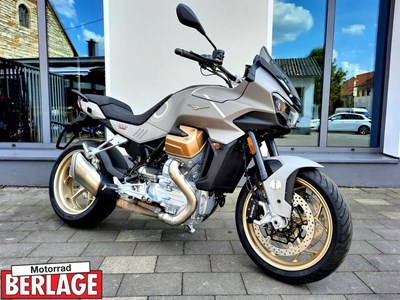 Moto Guzzi V100 Mandello 10 Click for Detail