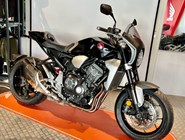 Honda CB1000R+