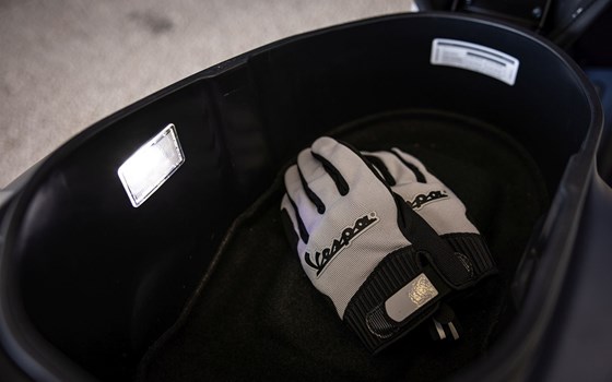 Neufahrzeug Vespa GTS 300 Super Tech - Bild 10