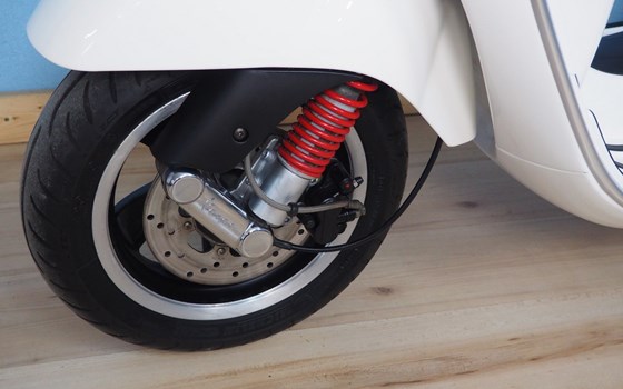 Gebrauchtmotorrad Vespa GTS 300 i.e. Super - Bild 11 Gebrauchtmotorrad Vespa GTS 300 i.e. Super - Bild 11