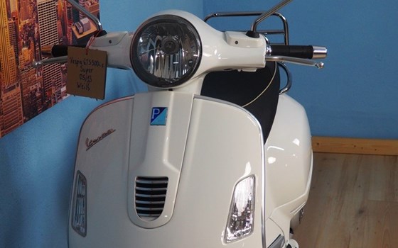 Gebrauchtmotorrad Vespa GTS 300 i.e. Super - Bild 13 Gebrauchtmotorrad Vespa GTS 300 i.e. Super - Bild 13