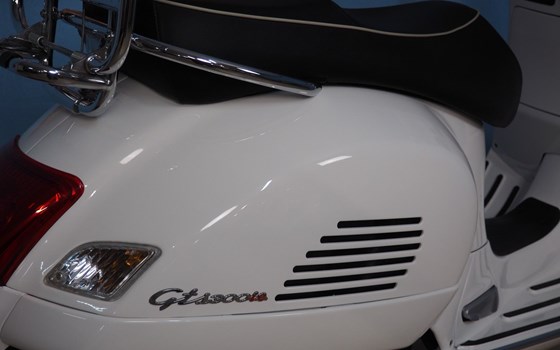 Gebrauchtmotorrad Vespa GTS 300 i.e. Super - Bild 19 Gebrauchtmotorrad Vespa GTS 300 i.e. Super - Bild 19