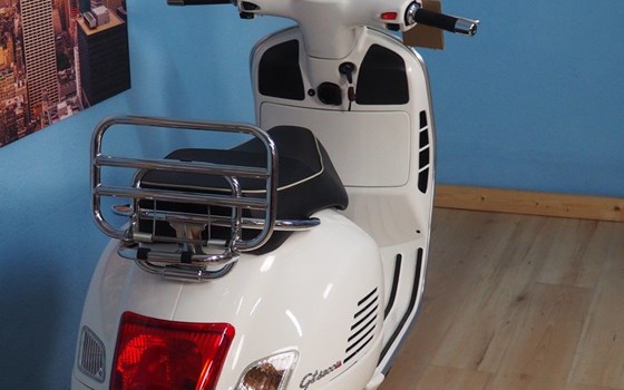 Gebrauchtmotorrad Vespa GTS 300 i.e. Super - Bild 22 Gebrauchtmotorrad Vespa GTS 300 i.e. Super - Bild 22