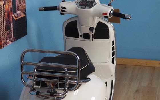 Gebrauchtmotorrad Vespa GTS 300 i.e. Super - Bild 23 Gebrauchtmotorrad Vespa GTS 300 i.e. Super - Bild 23