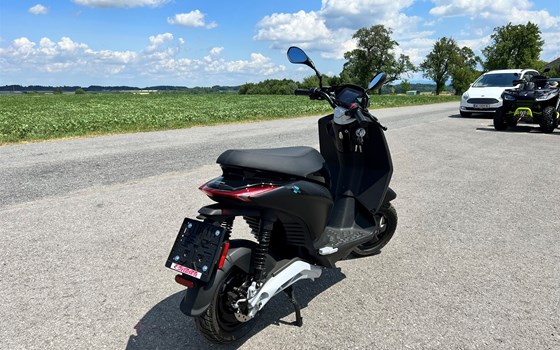 Neufahrzeug Piaggio 1 - Bild 3 Neufahrzeug Piaggio 1 - Bild 3