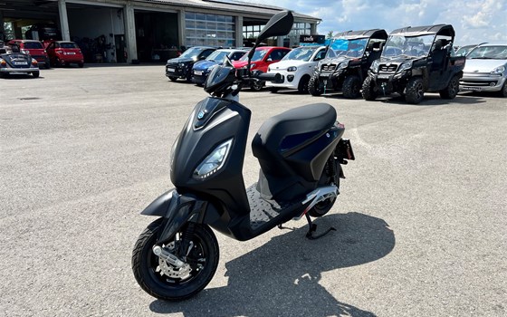 Neufahrzeug Piaggio 1 - Bild 5 Neufahrzeug Piaggio 1 - Bild 5