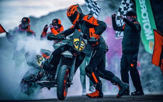 Neufahrzeug KTM 890 SMT - Bild 10