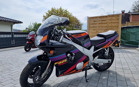 Gebrauchtmotorrad Yamaha FZR 600  Genesis - Bild 2