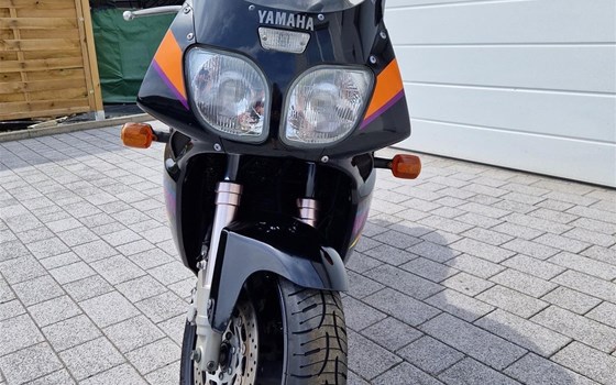 Gebrauchtmotorrad Yamaha FZR 600  Genesis - Bild 3