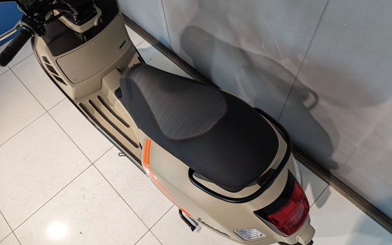 Neufahrzeug Vespa GTV 300 Special Edition Sei Giorni Euro4 - Bild 10