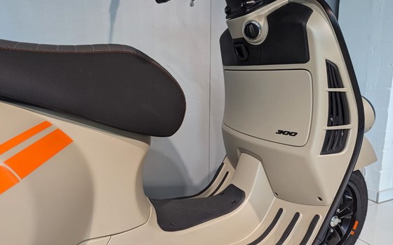 Neufahrzeug Vespa GTV 300 Special Edition Sei Giorni Euro4 - Bild 11