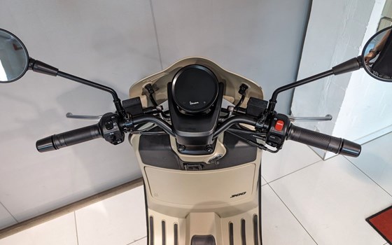 Neufahrzeug Vespa GTV 300 Special Edition Sei Giorni Euro4 - Bild 13