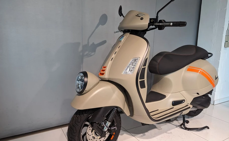 Angebot Vespa GTV 300 Special Edition Sei Giorni Euro4 Bild 6: Angebot Vespa GTV 300 Special Edition Sei Giorni Euro4