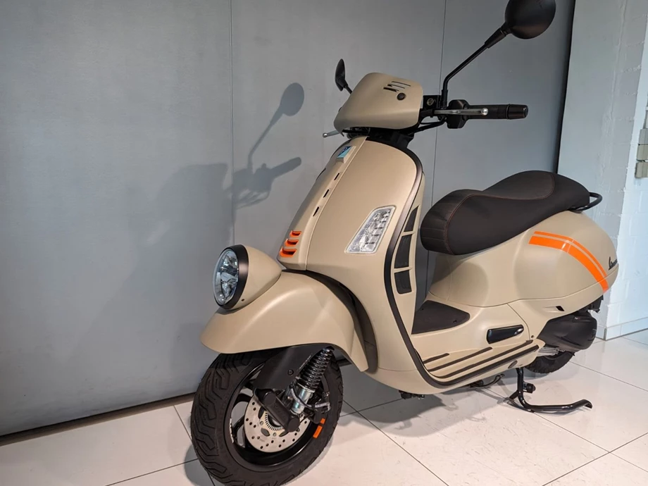 Angebot Vespa GTV 300 Special Edition Sei Giorni Euro4 Bild 6: Angebot Vespa GTV 300 Special Edition Sei Giorni Euro4