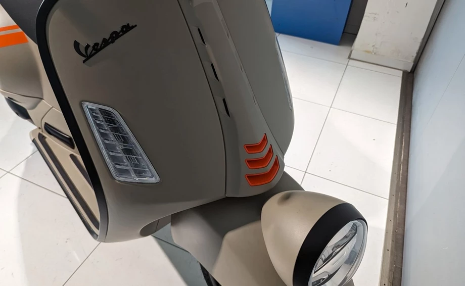 Angebot Vespa GTV 300 Special Edition Sei Giorni Euro4 Bild 9: Angebot Vespa GTV 300 Special Edition Sei Giorni Euro4