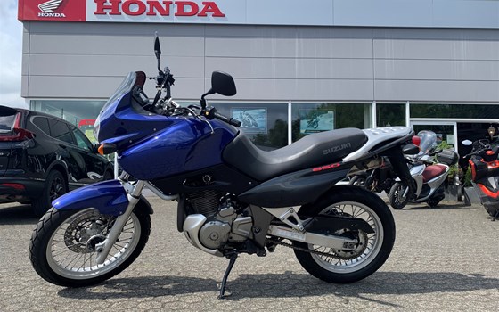 Gebrauchtmotorrad Suzuki XF 650 Freewind - Bild 3