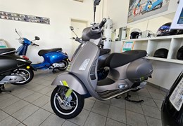 Neumotorrad Vespa GTS 300 hpe Super Tech