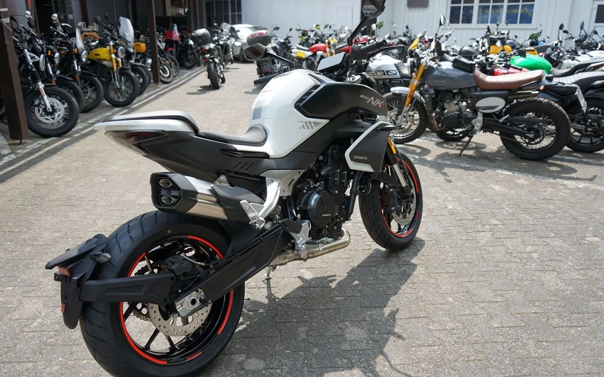 Zum Vergrößern bitte anklicken! Angebot CFMOTO 800NK Sport