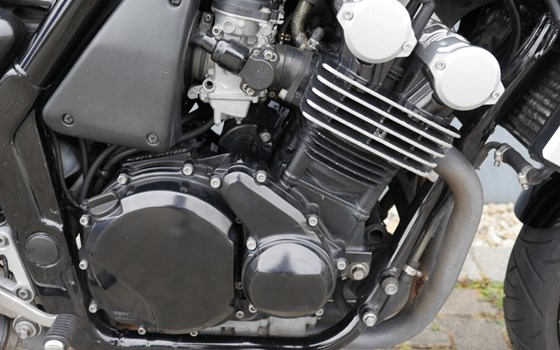 Gebrauchtmotorrad Yamaha FZS 600 Fazer - Bild 12