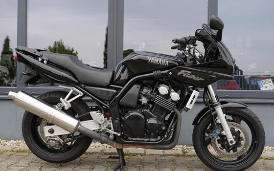 Gebrauchtmotorrad Yamaha FZS 600 Fazer - Bild 2