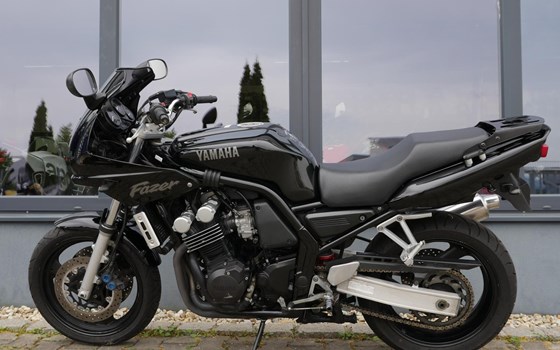 Gebrauchtmotorrad Yamaha FZS 600 Fazer - Bild 3