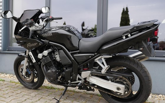Gebrauchtmotorrad Yamaha FZS 600 Fazer - Bild 7