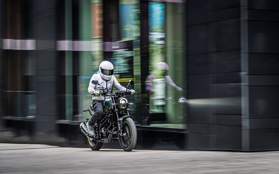 Neufahrzeug Benelli Leoncino 125 - Bild 4