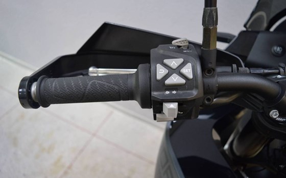 Gebrauchtmotorrad Husqvarna Norden 901 - Bild 11