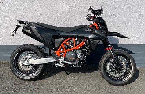 Neumotorrad KTM 690 SMC R