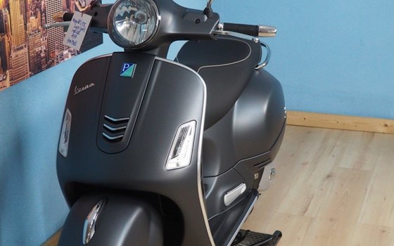 Gebrauchtmotorrad Vespa GTS 125 Supersport iGET - Bild 12 Gebrauchtmotorrad Vespa GTS 125 Supersport iGET - Bild 12