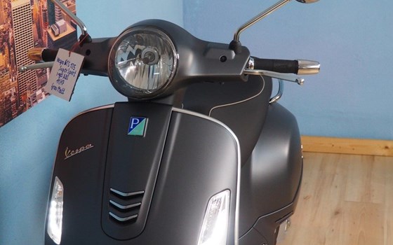 Gebrauchtmotorrad Vespa GTS 125 Supersport iGET - Bild 14 Gebrauchtmotorrad Vespa GTS 125 Supersport iGET - Bild 14