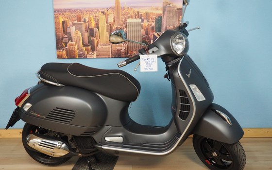 Gebrauchtmotorrad Vespa GTS 125 Supersport iGET - Bild 15 Gebrauchtmotorrad Vespa GTS 125 Supersport iGET - Bild 15
