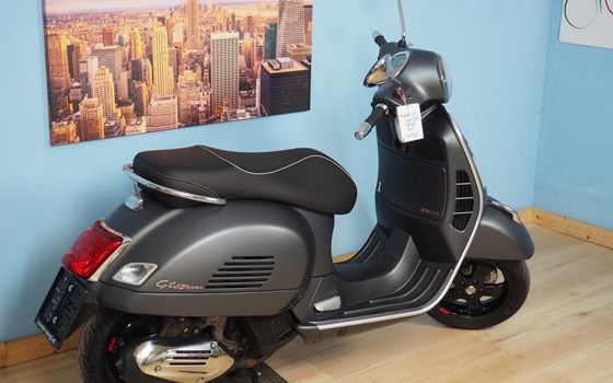 Gebrauchtmotorrad Vespa GTS 125 Supersport iGET - Bild 16 Gebrauchtmotorrad Vespa GTS 125 Supersport iGET - Bild 16