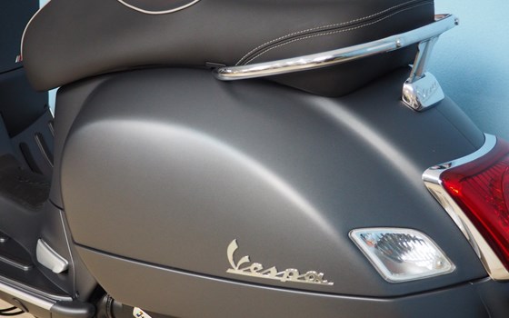 Gebrauchtmotorrad Vespa GTS 125 Supersport iGET - Bild 9 Gebrauchtmotorrad Vespa GTS 125 Supersport iGET - Bild 9