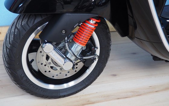 Gebrauchtmotorrad Vespa GTS 125 Super iGET - Bild 11 Gebrauchtmotorrad Vespa GTS 125 Super iGET - Bild 11